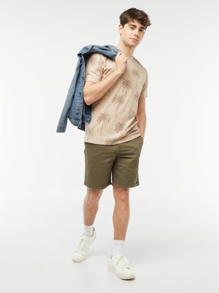Bermudas cirte chino com dobra na base