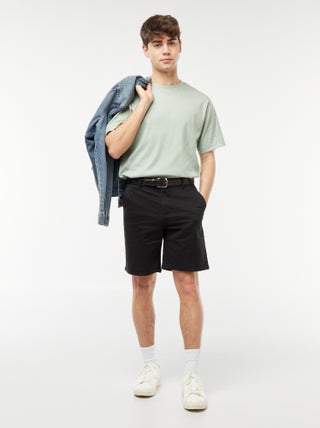 Bermudas cirte chino com dobra na base