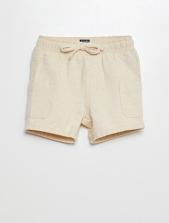 Bermudas com bolsos de chapa