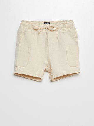 Bermudas com bolsos de chapa