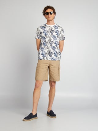 Bermudas com bolsos nos lados