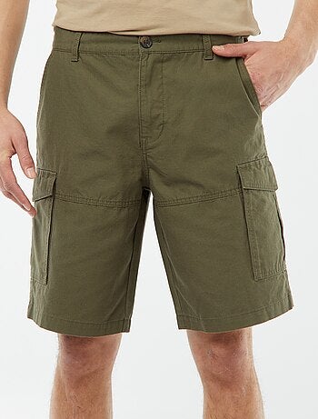 Bermudas com vários bolsos