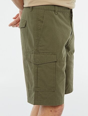 Bermudas com vários bolsos