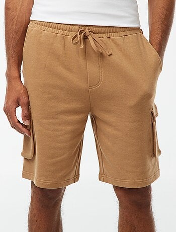 Bermudas em moletão leve com vários bolsos