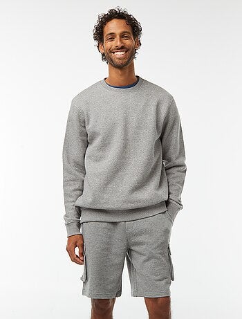 Bermudas em moletão leve com vários bolsos