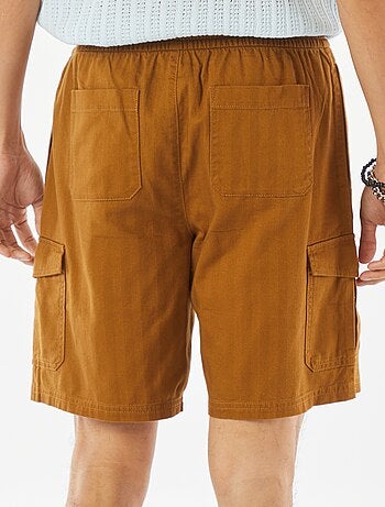 Bermudas em twill com vários bolsos