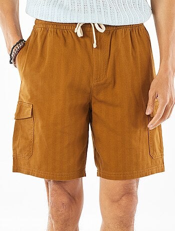 Bermudas em twill com vários bolsos