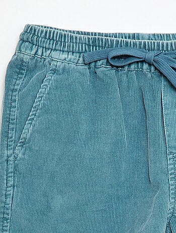 Bermudas em veludo cotelê