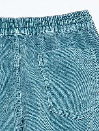 Bermudas em veludo cotelê