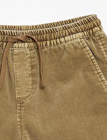 Bermudas em veludo cotelê