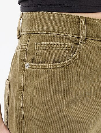 Bermudas largas em sarja