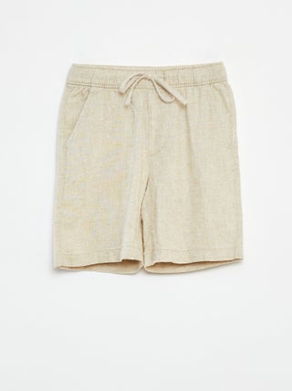 Bermudas leves com bolsos