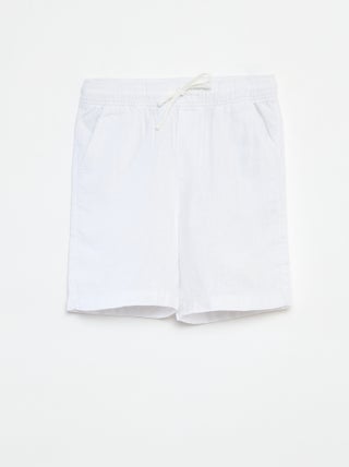Bermudas leves com bolsos
