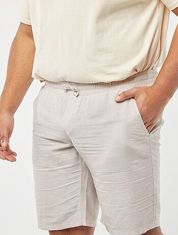 Bermudas leves em linho e algodão com cós elástico