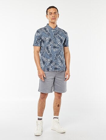 Bermudas lisas com cintura elástica e atilho para apertar