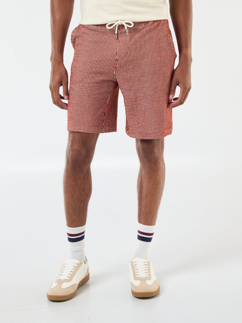 Bermudas material tipo crepe
 às riscas Castanho - Kiabi