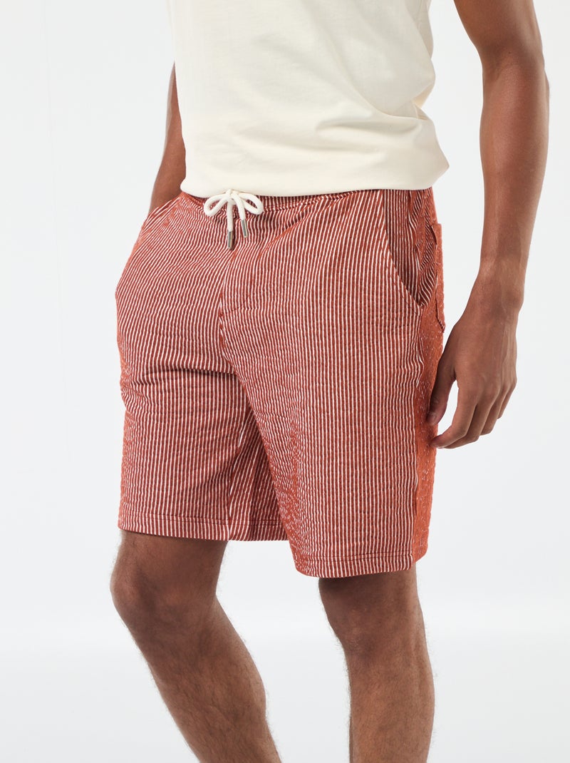 Bermudas material tipo crepe
 às riscas Castanho - Kiabi
