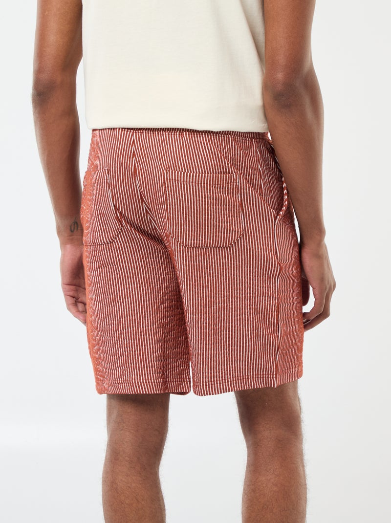 Bermudas material tipo crepe
 às riscas Castanho - Kiabi