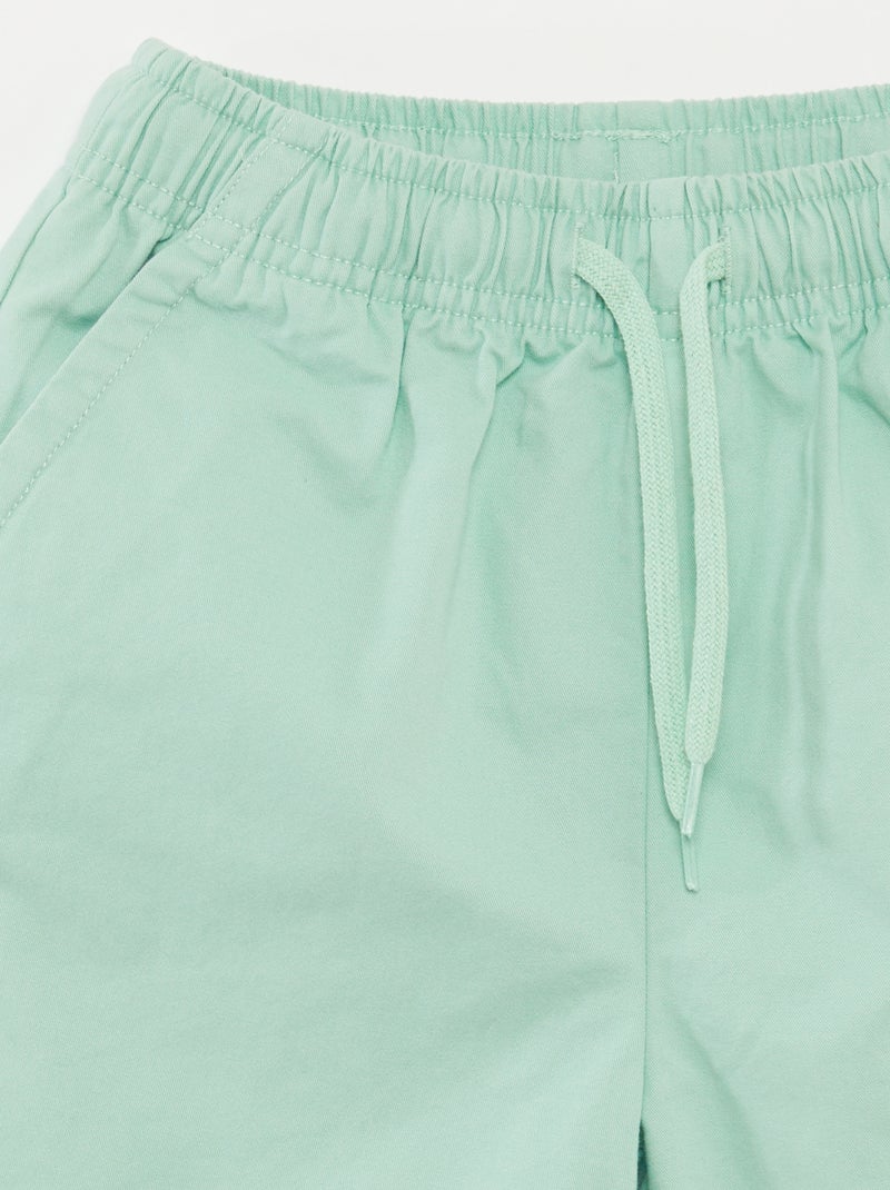 Bermudas tipo chino lisas VERDE - Kiabi