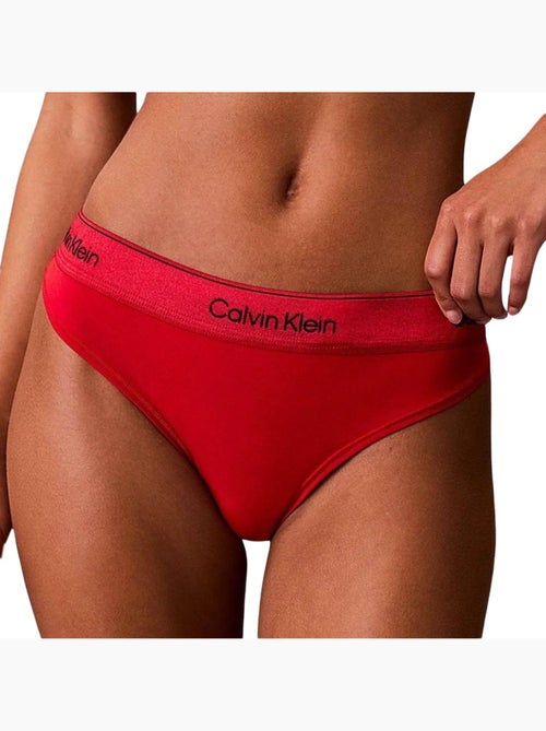Bikini String Vermelho Calvin Klein Jeans para Mulher - Kiabi Bikini String Vermelho Calvin Klein Jeans para Mulher - Kiabi