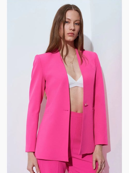 Blazer justo em crepe dilvin - Kiabi Blazer justo em crepe dilvin - Kiabi