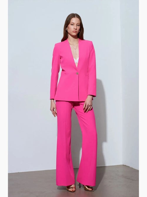 Blazer justo em crepe dilvin - Kiabi Blazer justo em crepe dilvin - Kiabi