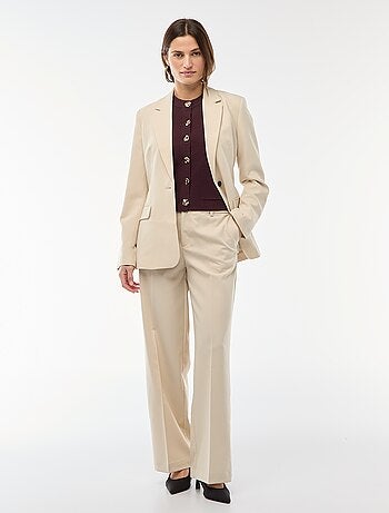 Blazer liso com corte cintado