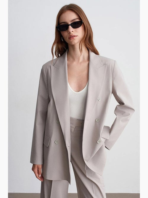 Blazer longo de crepe com gola xale dilvin - Kiabi Blazer longo de crepe com gola xale dilvin - Kiabi