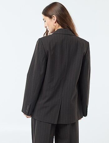 Blazer oversized às riscas com abertura de botões
