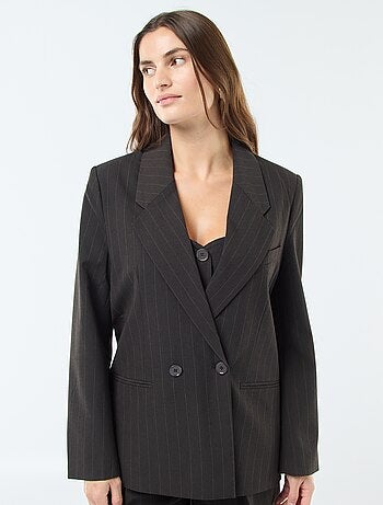 Blazer oversized às riscas com abertura de botões