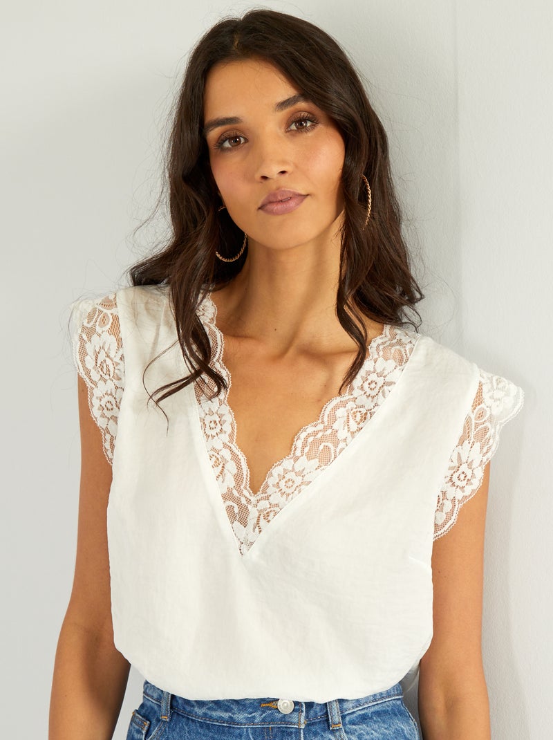 Blusa acetinada com renda Branco - Kiabi