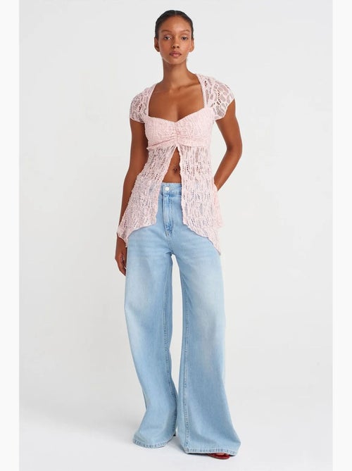 Blusa ajustada renda decote quadrado dilvin - Kiabi Blusa ajustada renda decote quadrado dilvin - Kiabi