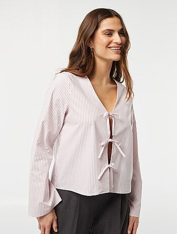 Blusa às riscas com atilhos para atar