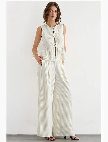Blusa às riscas com gola redonda e sem mangas hiccup
