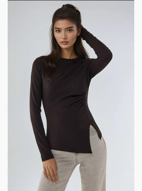 Blusa assimétrica de manga comprida e gola redonda hiccup - Kiabi Blusa assimétrica de manga comprida e gola redonda hiccup - Kiabi
