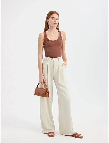Blusa básica lisa com decote redondo hiccup