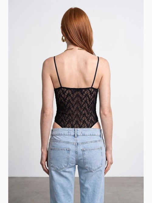 Blusa body de renda sem mangas dilvin - Kiabi Blusa body de renda sem mangas dilvin - Kiabi