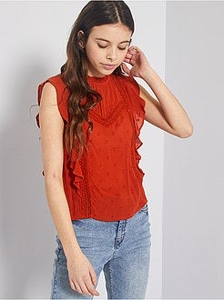 Blusa bordada com pregas - Kiabi