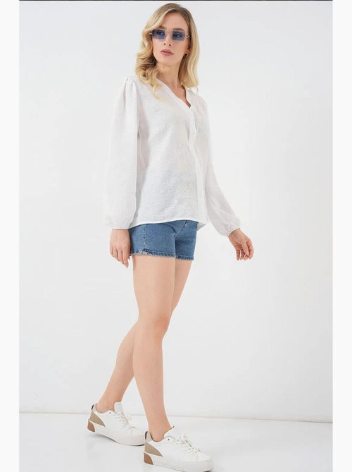 Blusa bordada decote em v com botões bdart - Kiabi Blusa bordada decote em v com botões bdart - Kiabi