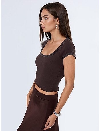 Blusa canelada com decote em u de corte justo busem
