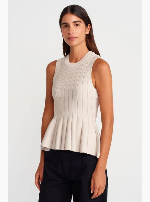 Blusa canelada sem mangas com folho dilvin - Kiabi Blusa canelada sem mangas com folho dilvin - Kiabi