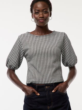 Blusa com atilhos para apertar