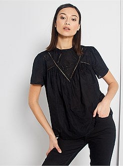 Blusa com bordado inglês - Kiabi