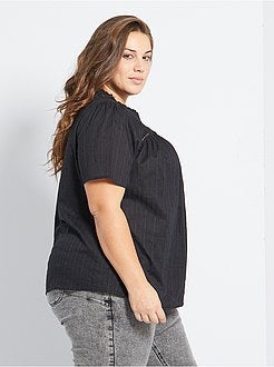 Blusa com bordado inglês - Kiabi