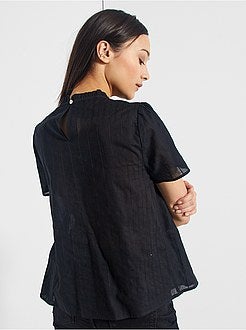 Blusa com bordado inglês - Kiabi