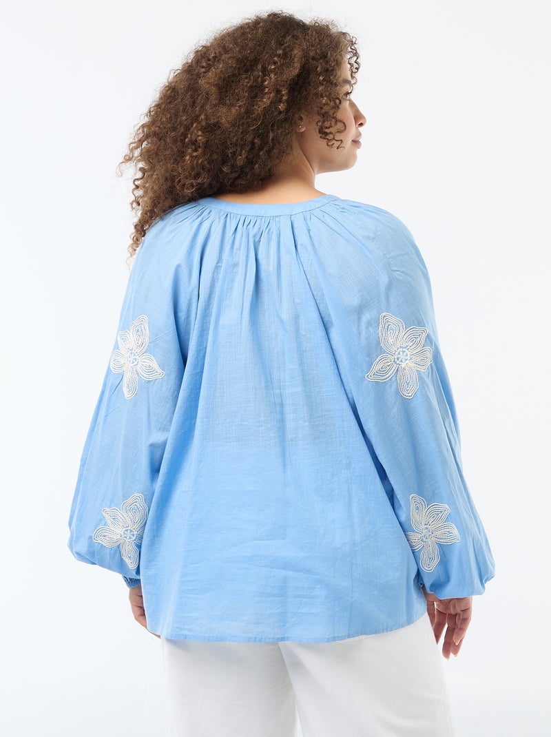Blusa com bordados Azul - Kiabi