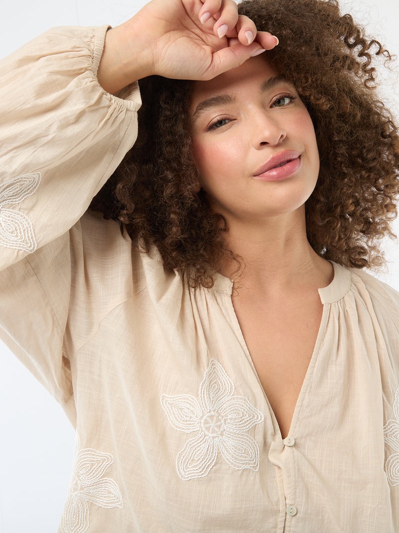 Blusa com bordados Bege - Kiabi