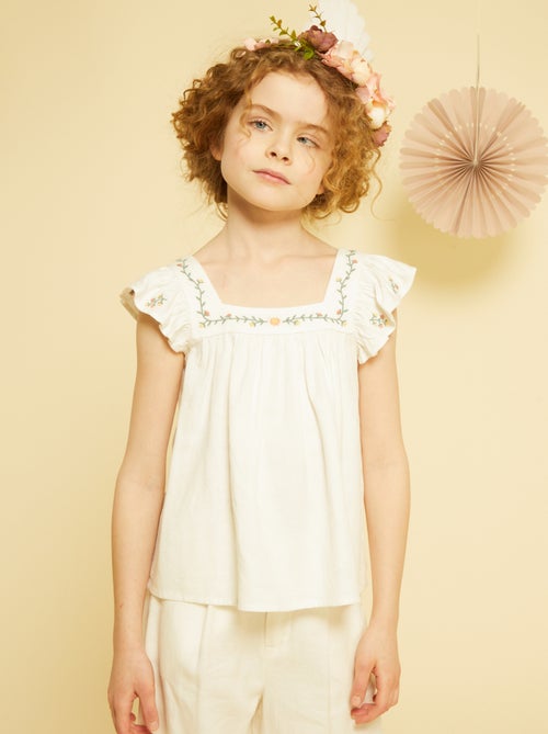 Blusa com bordados - Kiabi