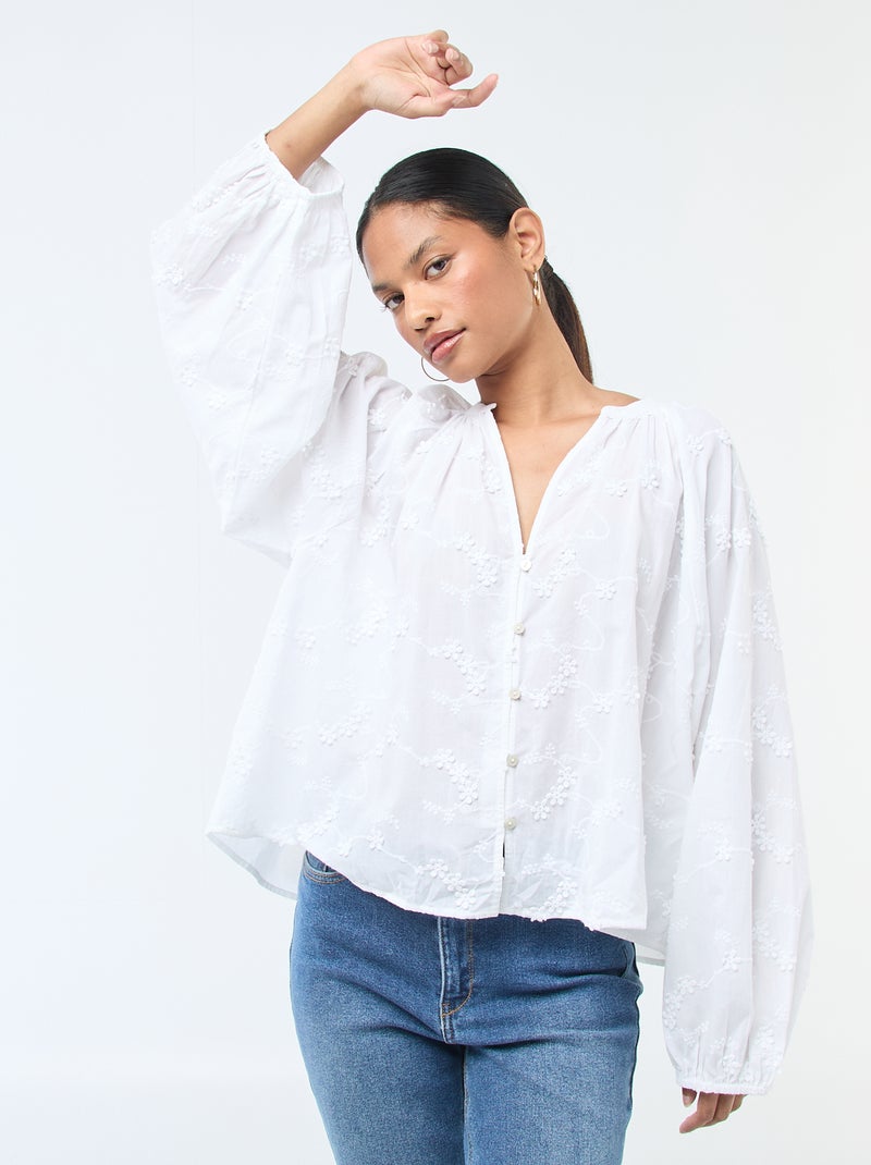 Blusa com bordados de flores Branco - Kiabi