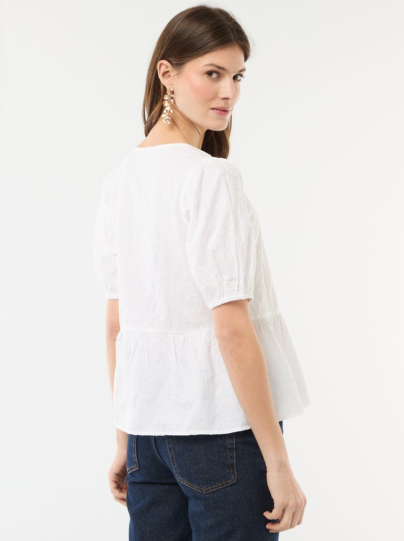 Blusa com bordados e base com folho Branco - Kiabi